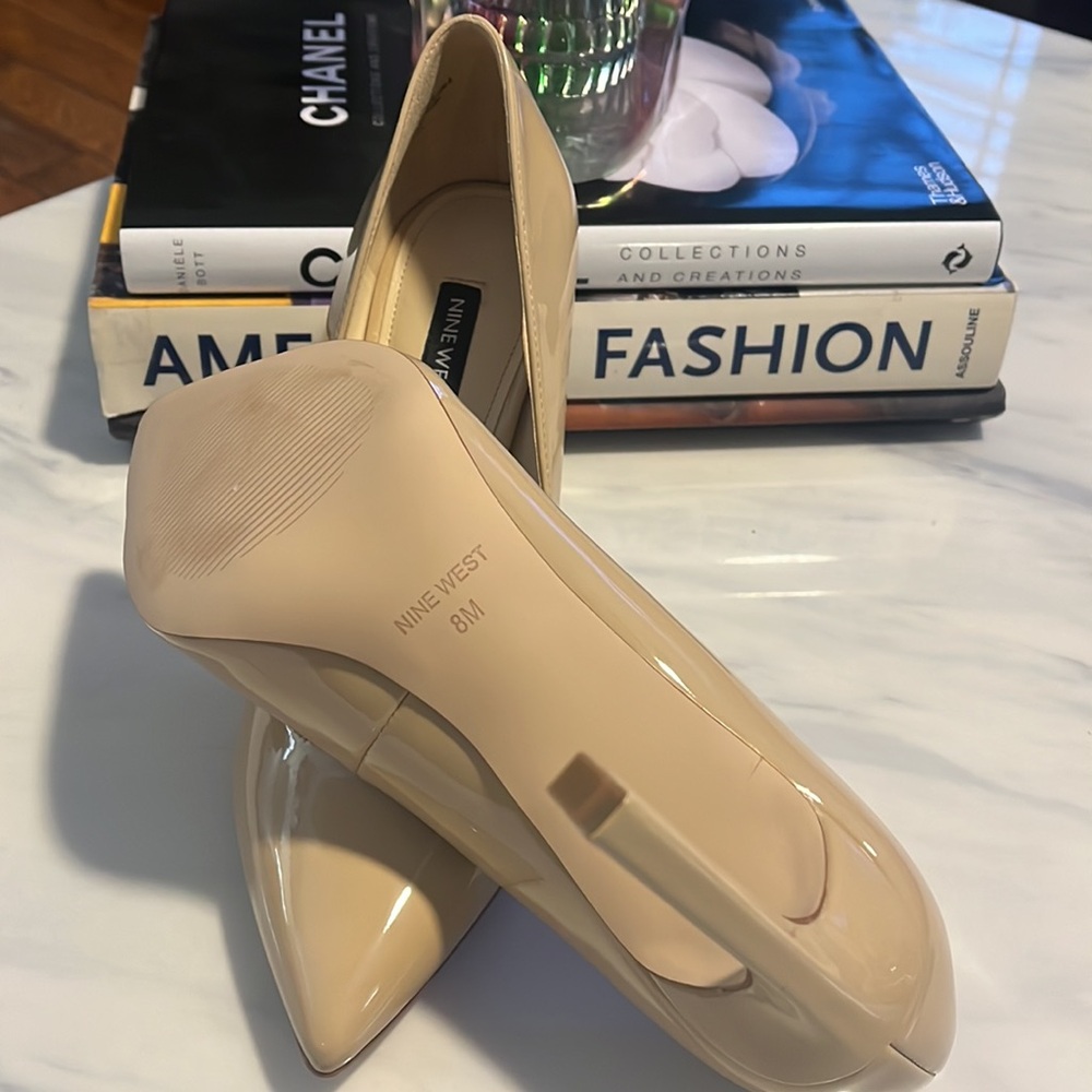 Nine West NWOT Patent Nude Heels - Picture 3 of 3